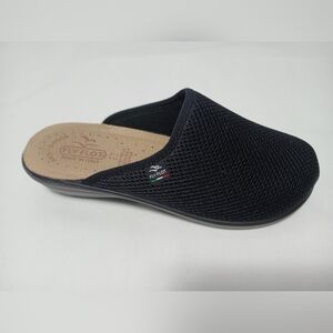 Ladies Fly Flot Mesh Slip On Clog. Size 8.5(39)